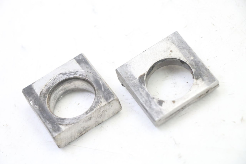 photo de CHAIN ADJUSTER KAWASAKI KX F KXF 450 (2009 - 2011) - Zoom on usage condition