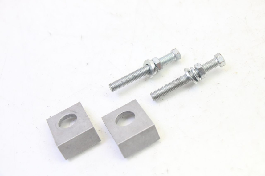 photo de CHAIN ADJUSTER APOLLO RFZ 125 - Zoom on usage condition