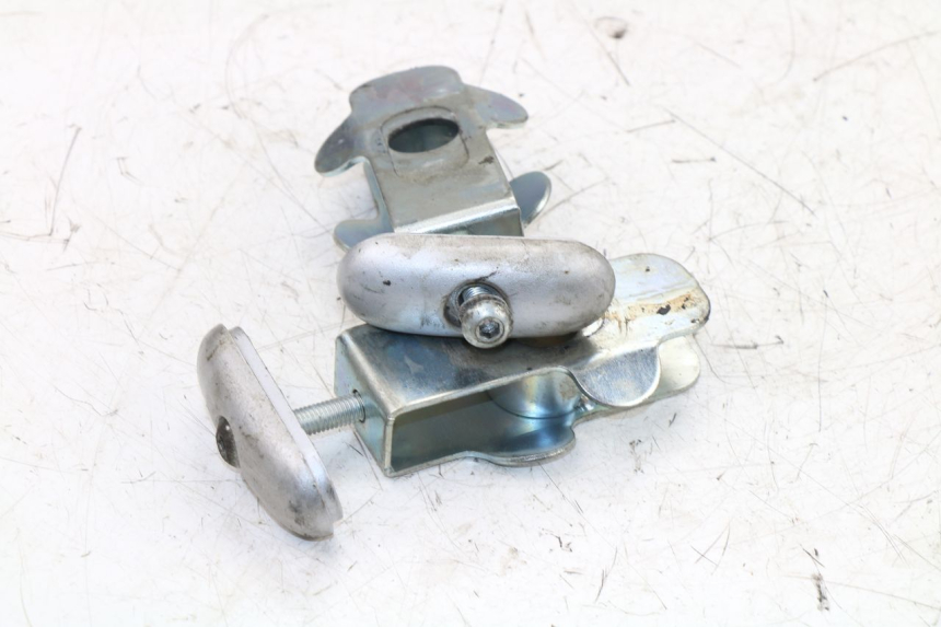 photo de CHAIN ADJUSTER SUZUKI SFV GLADIUS 650 (2009 - 2015) - Component detail