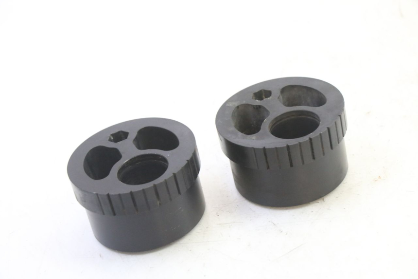 photo de CHAIN ADJUSTER TRIUMPH SPRINT 900 (1995 - 1998) - Alternative perspective