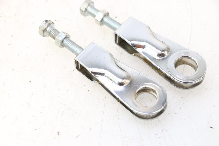 photo de CHAIN ADJUSTER YAMASAKI STREET 50 (2013 - 2018) - Technical close-up