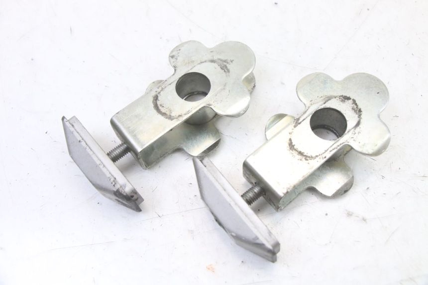 photo de CHAIN ADJUSTER SUZUKI GSX F GSXF 650 (2007 - 2015) - Zoom on usage condition