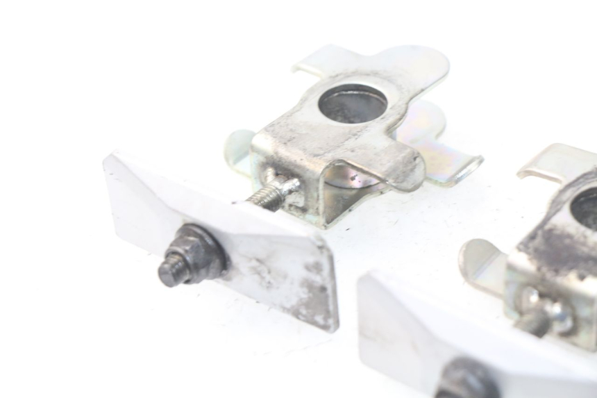 photo de CHAIN ADJUSTER SUZUKI SV S ABS 650 (2003 - 2009) - Alternative perspective