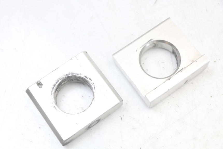 photo de CHAIN ADJUSTER YAMAHA FZ1 FAZER 1000 (2007 - 2009) - Component detail