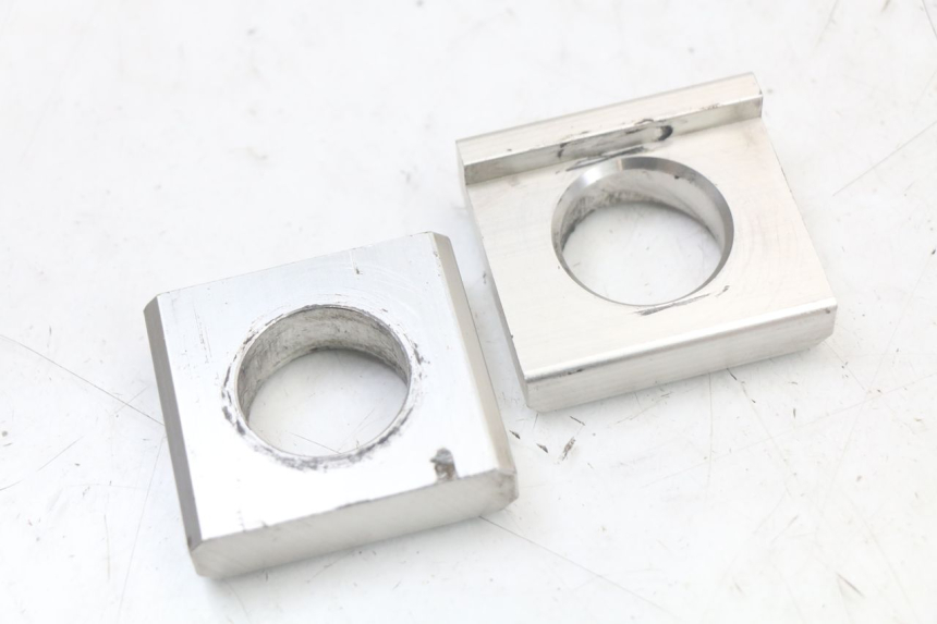 photo de CHAIN ADJUSTER YAMAHA FZ1 FAZER 1000 (2007 - 2009) - Zoom on usage condition