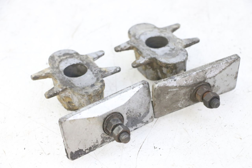 photo de CHAIN TENSIONER YAMAHA FZS FAZER 600 (2001 - 2003) - Alternative perspective