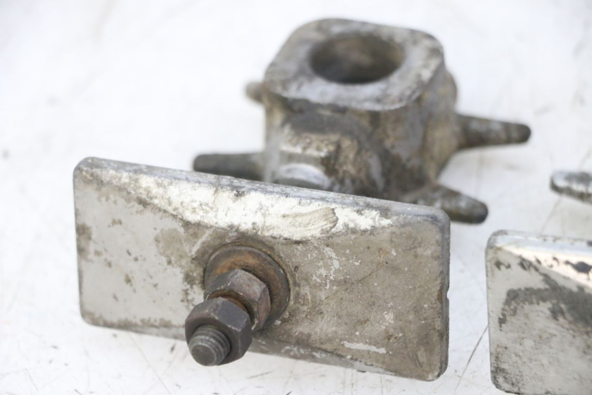 photo de CHAIN TENSIONER YAMAHA FZS FAZER 600 (2001 - 2003) - Surface and material condition