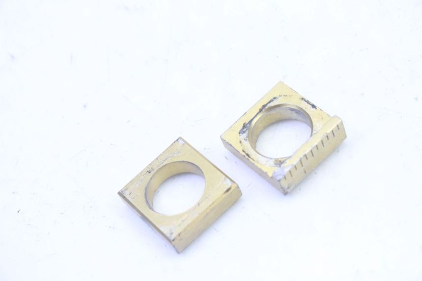 photo de CHAIN ADJUSTER YAMAHA YZ-F YZF 250 (2014 - 2018) - Zoom on usage condition