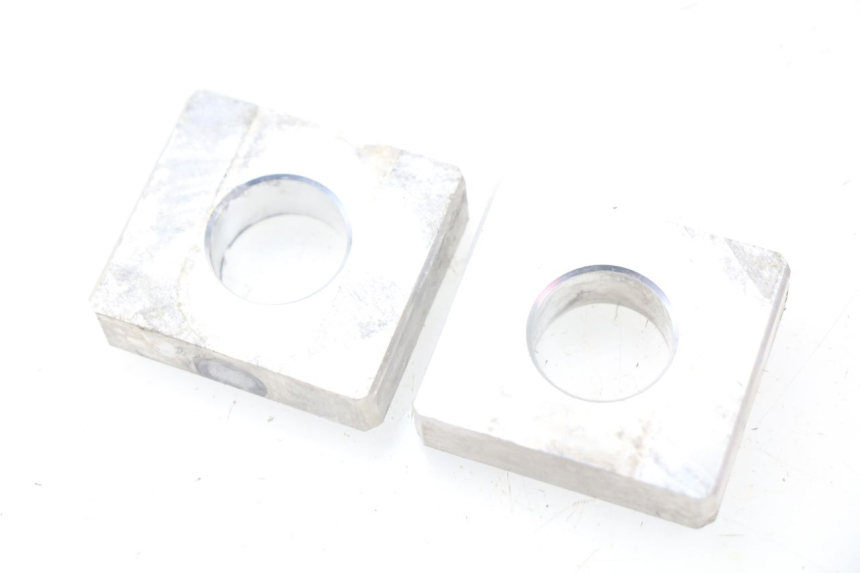 photo de CHAIN ADJUSTER KAWASAKI Z Z900 900 (2017 - 2019) - Alternative perspective