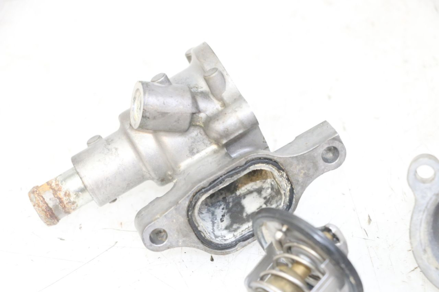 photo de THERMOSTAT HONDA CB R 1000 (2018 - 2023) - Fixing points details