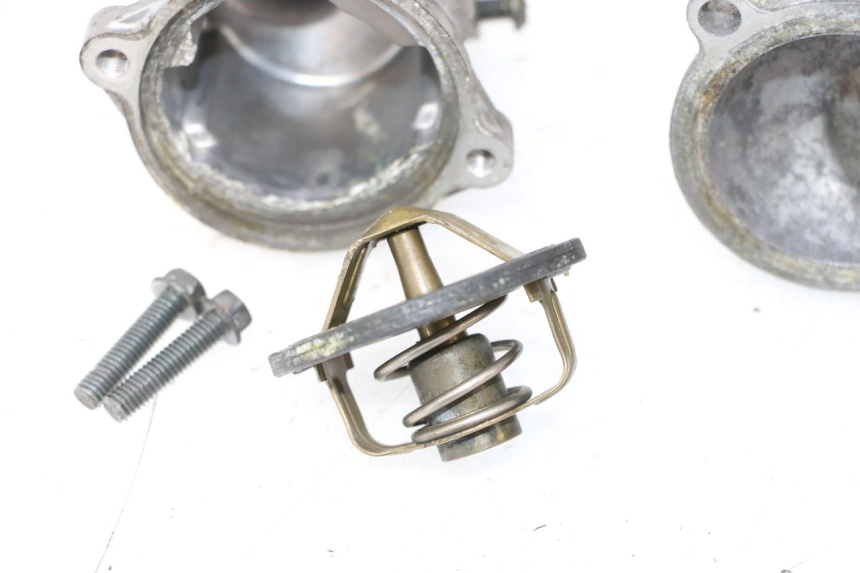 photo de THERMOSTAT YAMAHA FJR 1300 (2001 - 2005) - Fixing points details