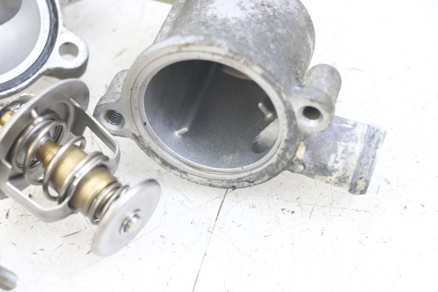 photo de THERMOSTAT HONDA FJS SILVERWING SILVER WING 600 (2001 - 2010) - Fixing points details