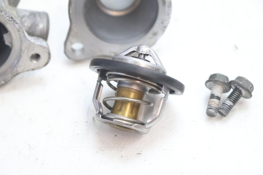 photo de THERMOSTAT SUZUKI SV S 650 (2003 - 2009) - Alternative perspective