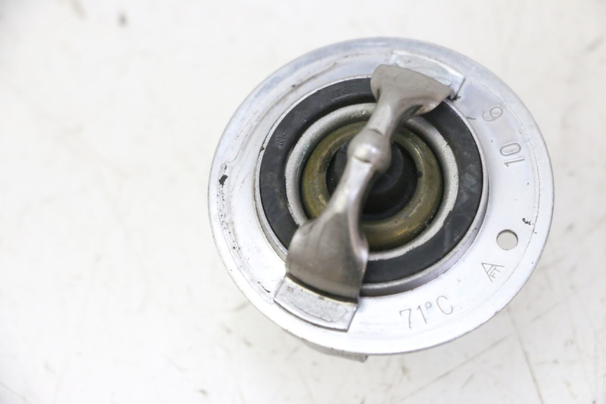 photo de THERMOSTAT YAMAHA XJ6 600 (2008 - 2016) - Component detail