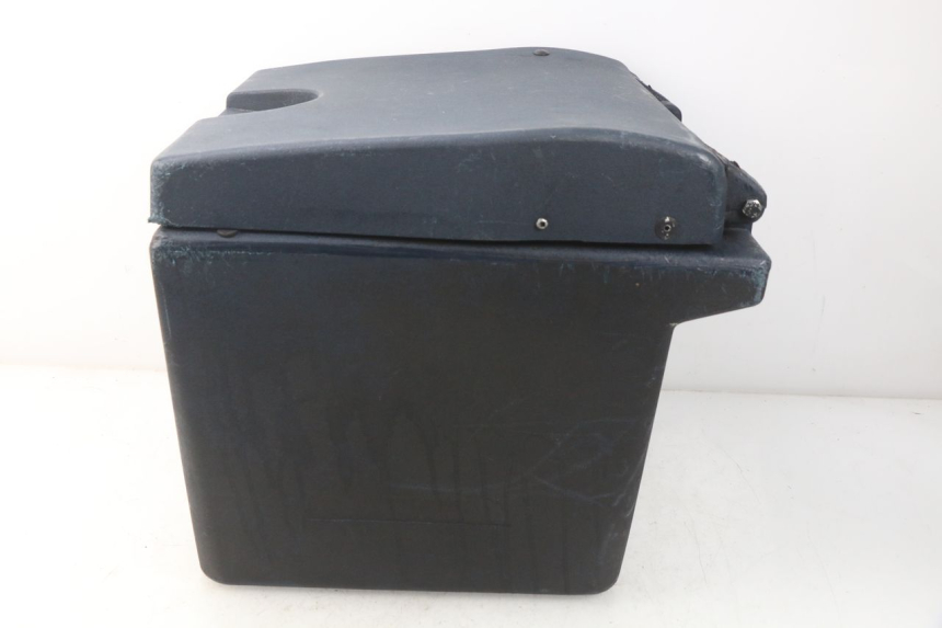 photo de TOP BOX KYMCO AGILITY 4T 50 (2005 - 2018) - Alternative perspective