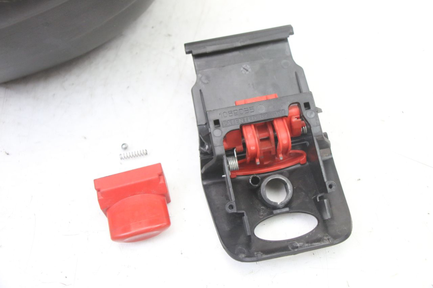 photo de TOP BOX APRILIA ATLANTIC 125 (2003 - 2009) - Zoom on usage condition