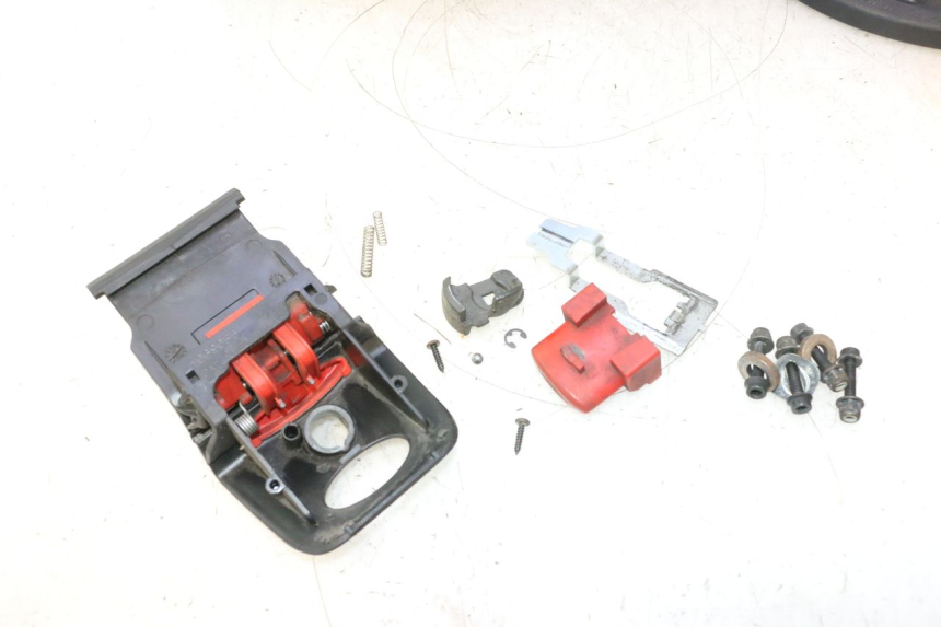 photo de TOP BOX APRILIA ATLANTIC S 125 (2010 - 2013) - Alternative perspective