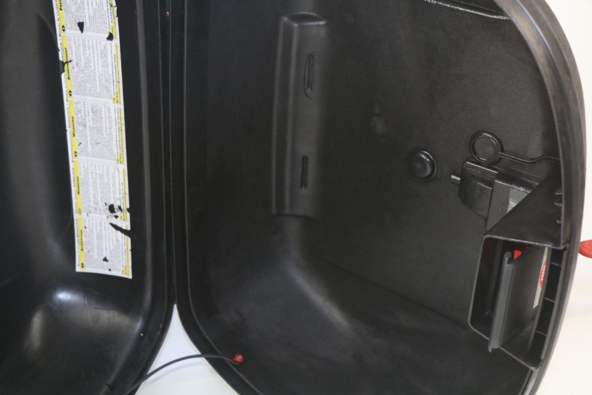 photo de TOP BOX HONDA FES PANTHEON 125 (2003 - 2007) - Component zoom