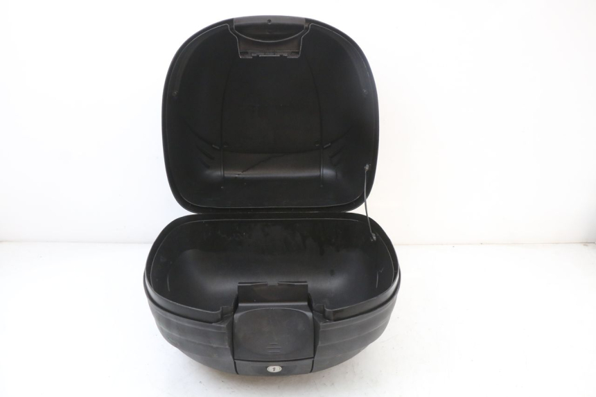 photo de TOP BOX PEUGEOT KISBEE 4T 50 (2018 - 2022) - Fixing points details