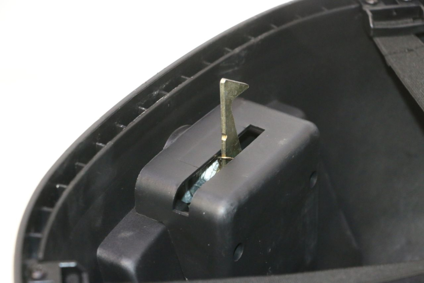 photo de TOP BOX PEUGEOT KISBEE 4T 50 (2023 - 2026) - Component detail