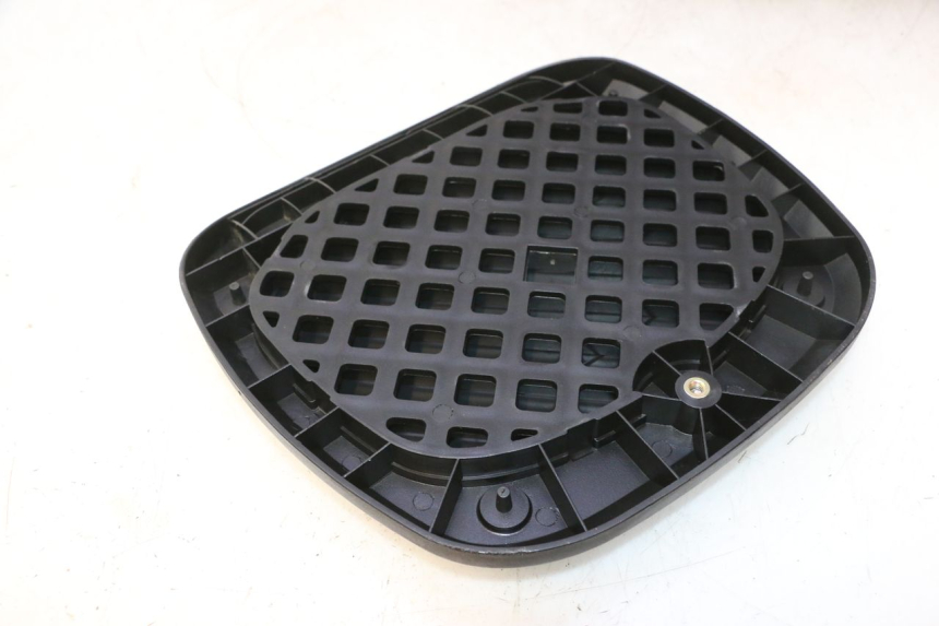 photo de TOP BOX PEUGEOT KISBEE 4T 50 (2023 - 2026) - Spare part profile view