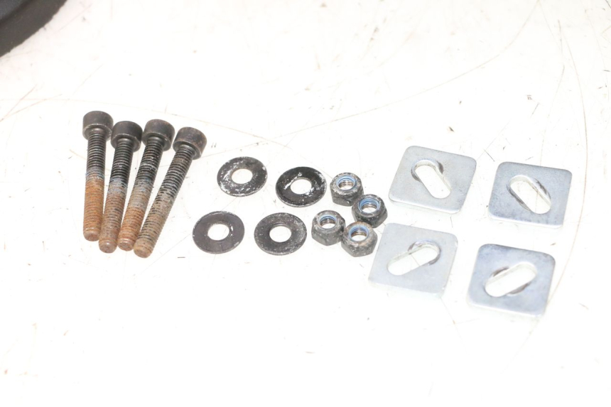photo de TOP BOX PEUGEOT KISBEE 4T 50 (2023 - 2026) - Alternative perspective
