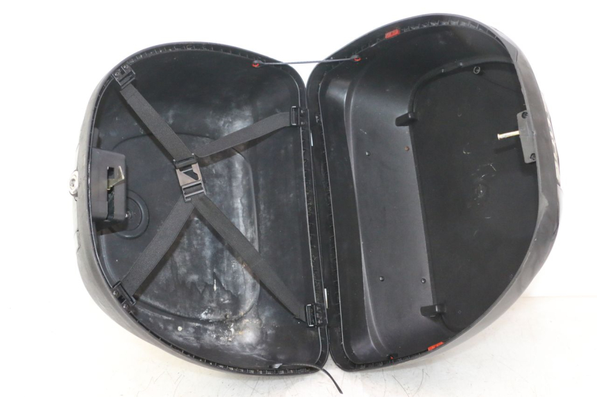 photo de TOP BOX PEUGEOT KISBEE 4T 50 (2023 - 2026) - Surface and material condition