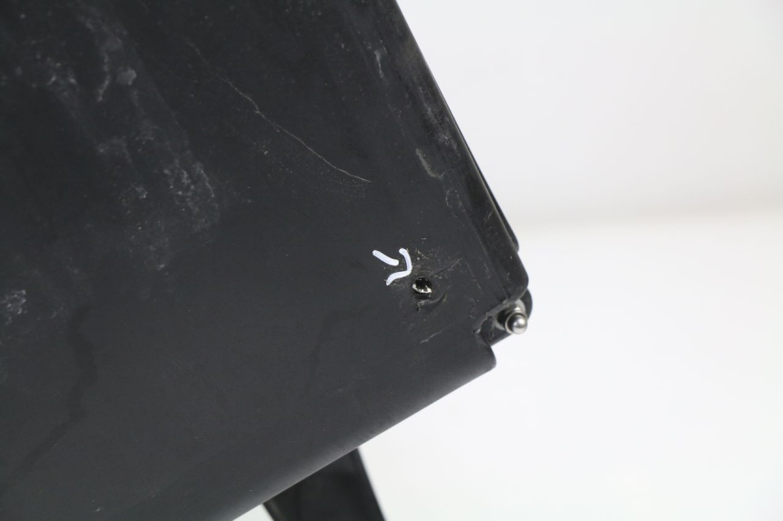 photo de TOP BOX PIAGGIO LIBERTY 4T 50 (2009 - 2015) - Detailed visual inspection