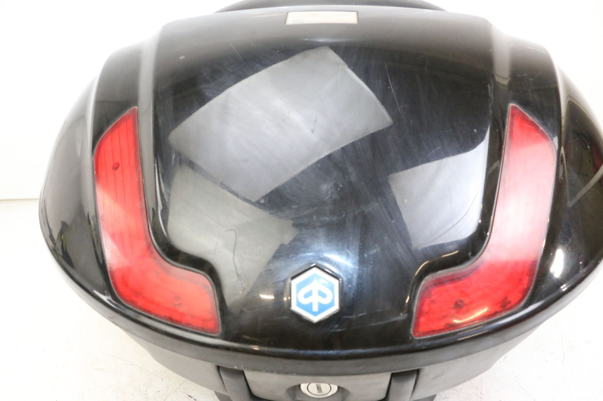 photo de TOP BOX PIAGGIO MP3 LT 400 (2007 - 2012) - Technical close-up