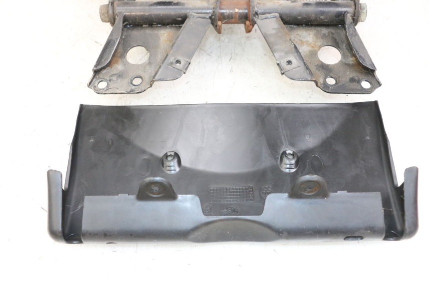 photo de TOP BOX PIAGGIO MP3 LT 400 (2007 - 2012) - Markings and original references