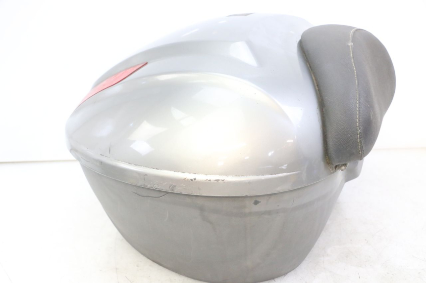 photo de TOP BOX PIAGGIO MP3 LT 300 (2010 - 2016) - High-resolution close-up