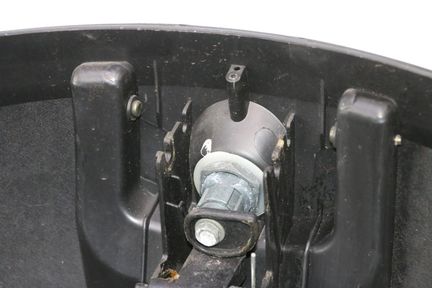 photo de TOP BOX PIAGGIO MP3 LT 400 (2007 - 2012) - High-resolution close-up