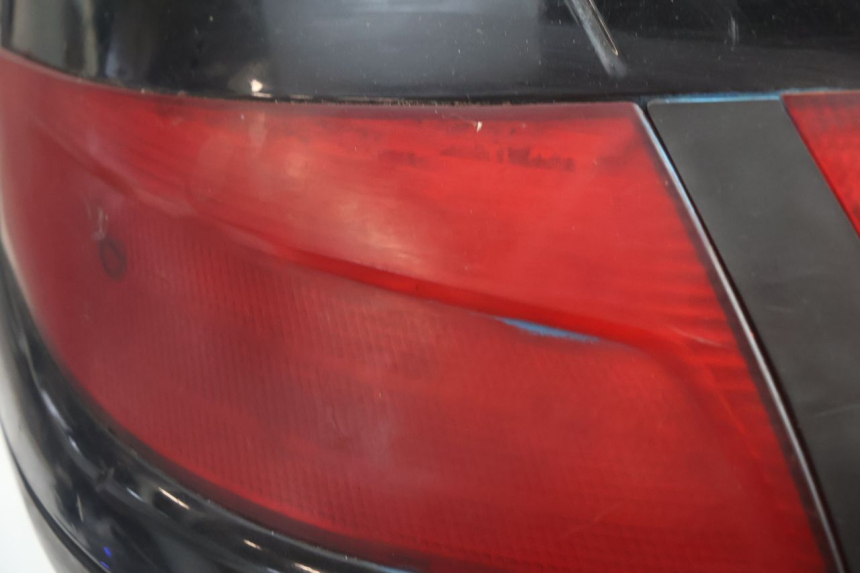 photo de TOP BOX PEUGEOT SATELIS 125 (2006 - 2009) - Surface and material condition