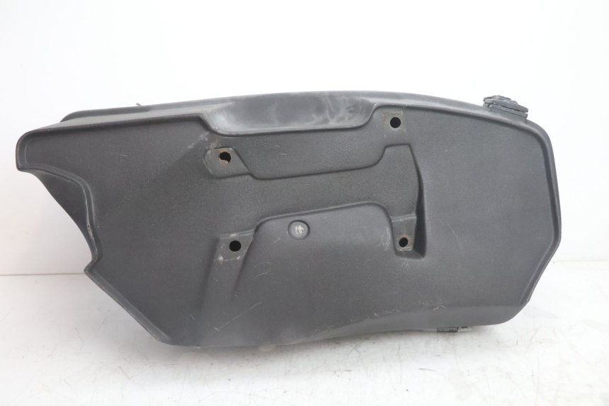 photo de TOP BOX APRILIA SCARABEO GT 125 (1999 - 2007) - Focus on structure