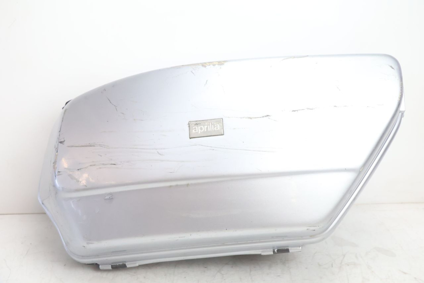 photo de TOP BOX APRILIA SCARABEO GT 125 (1999 - 2007) - Technical close-up