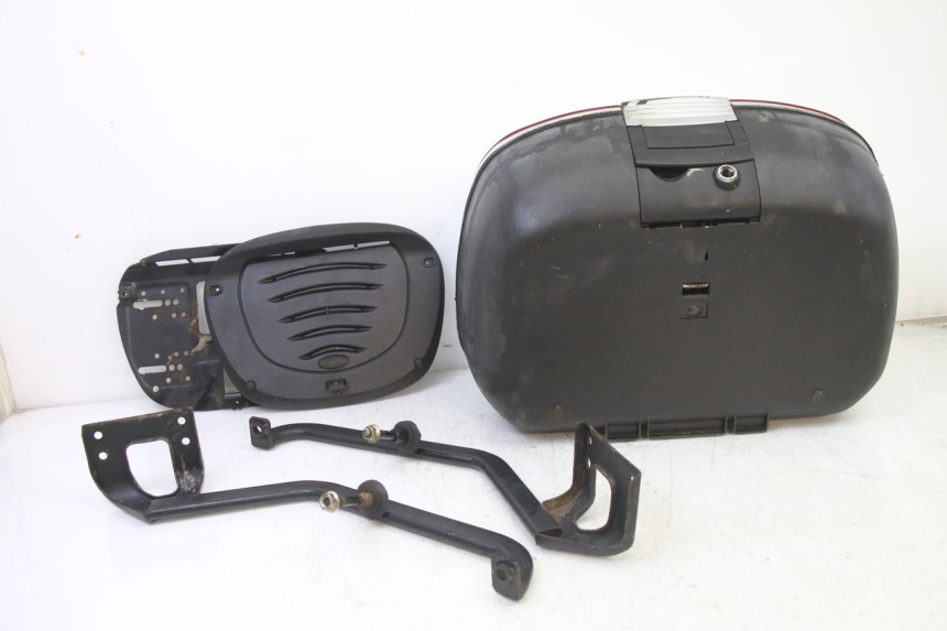 photo de TOP BOX PIAGGIO SUPER LX 125 (2000 - 2003) - Detailed visual inspection