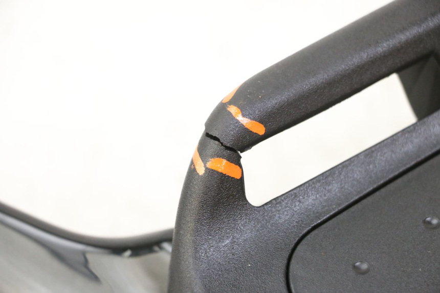 photo de TOP BOX PEUGEOT TWEET 4T 50 (2023 - 2025) - Surface and material condition