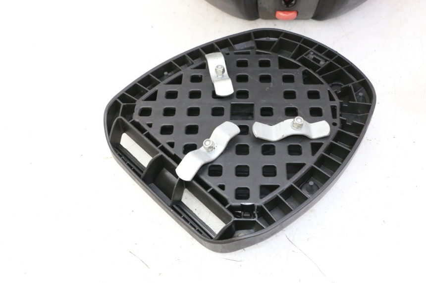 photo de TOP BOX PEUGEOT V-CLIC VCLIC 50 (2007 - 2013) - Additional view of the item