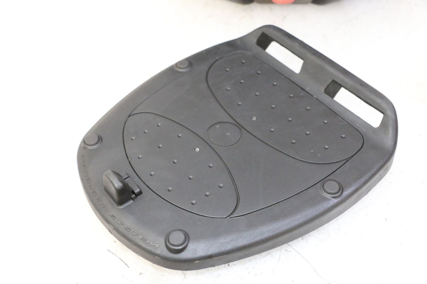 photo de TOP BOX PEUGEOT V-CLIC VCLIC 50 (2007 - 2013) - Component zoom