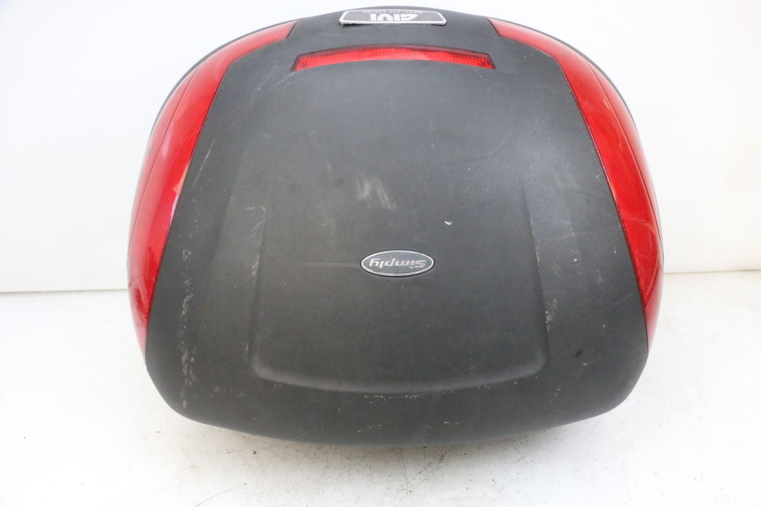 photo de TOP BOX YAMAHA XMAX X-MAX 125 (2006 - 2009) - High-resolution close-up