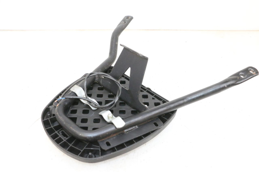 photo de TOP BOX YAMAHA XMAX X-MAX 125 (2006 - 2009) - Technical close-up