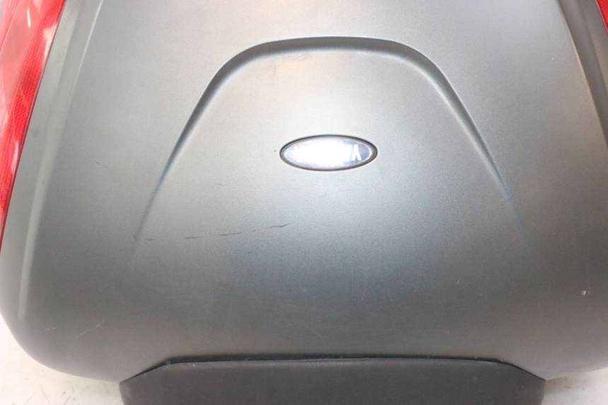 photo de TOP BOX YAMAHA X-MAX XMAX 125 (2010 - 2013) - Detailed visual inspection