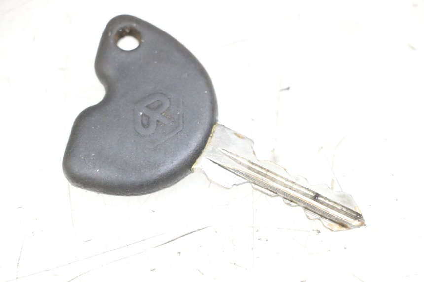 photo de Top case PIAGGIO X8 125 (2004 - 2007) - Zoom on usage condition