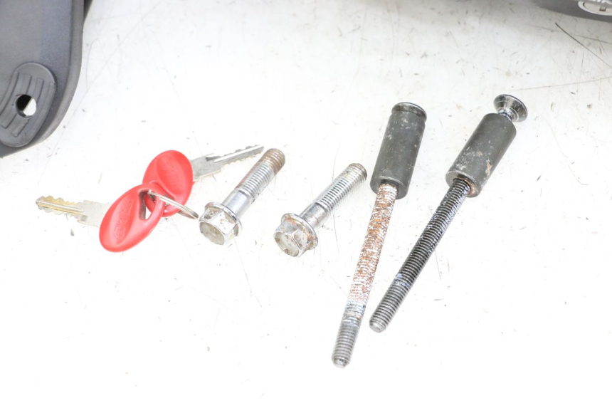 photo de Top case KYMCO XCITING 250 (2006 - 2009) - Component zoom