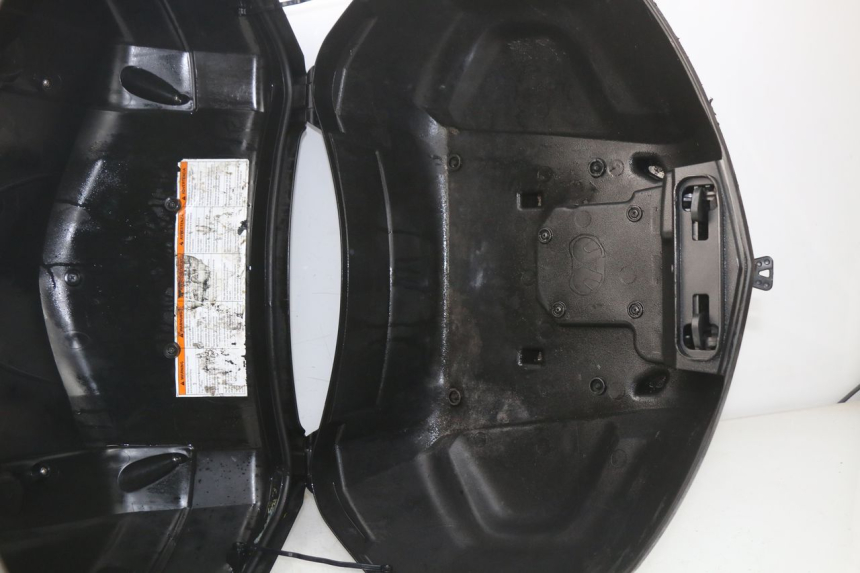 photo de TOP BOX YAMAHA YP X-MAX XMAX 400 (2014 - 2017) - Zoom on usage condition