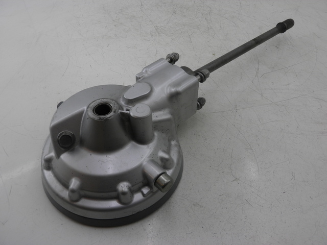 photo de REAR WHEEL SHAFT YAMAHA FJR 1300 (2004 - 2005) - Component zoom