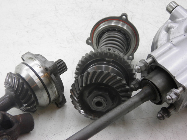 photo de REAR WHEEL SHAFT YAMAHA FJR 1300 (2004 - 2005) - High-resolution close-up