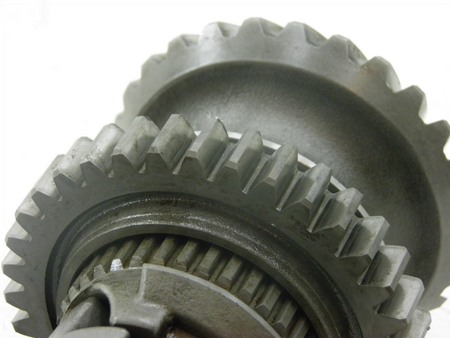 photo de REAR WHEEL SHAFT YAMAHA FJR 1300 (2004 - 2005) - Alternative perspective