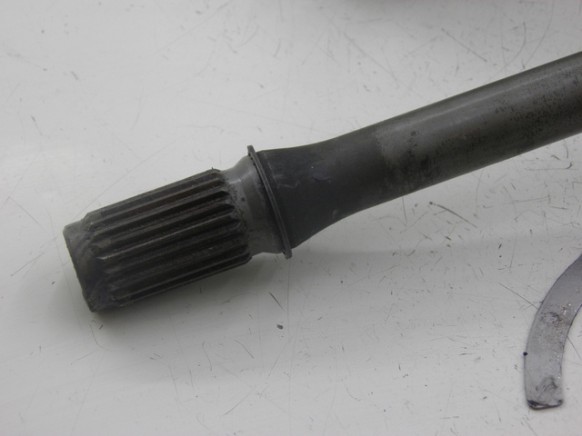 photo de REAR WHEEL SHAFT YAMAHA FJR 1300 (2004 - 2005) - Markings and original references