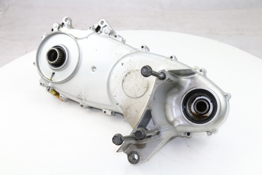 photo de REAR WHEEL SHAFT YAMAHA XP T-MAX 500 (2000 - 2003) - High-resolution close-up